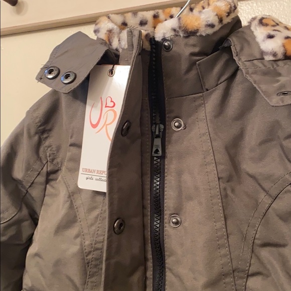 New Urban Republic Girls Olive & soft Leopard coat - Picture 9 of 10
